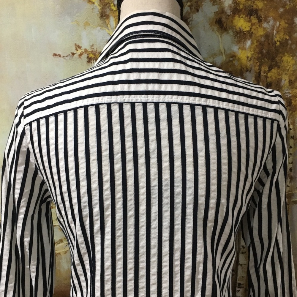 EUC TALBOTS Petite Button Down Shirt - Picture 6 of 13